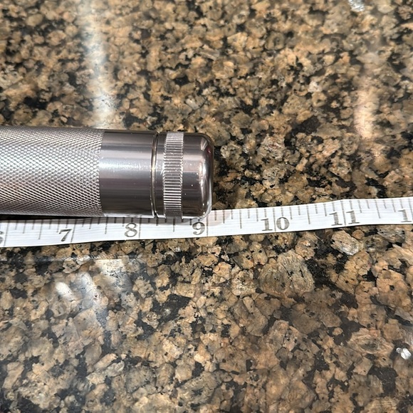 Flashlight - Picture 5 of 5